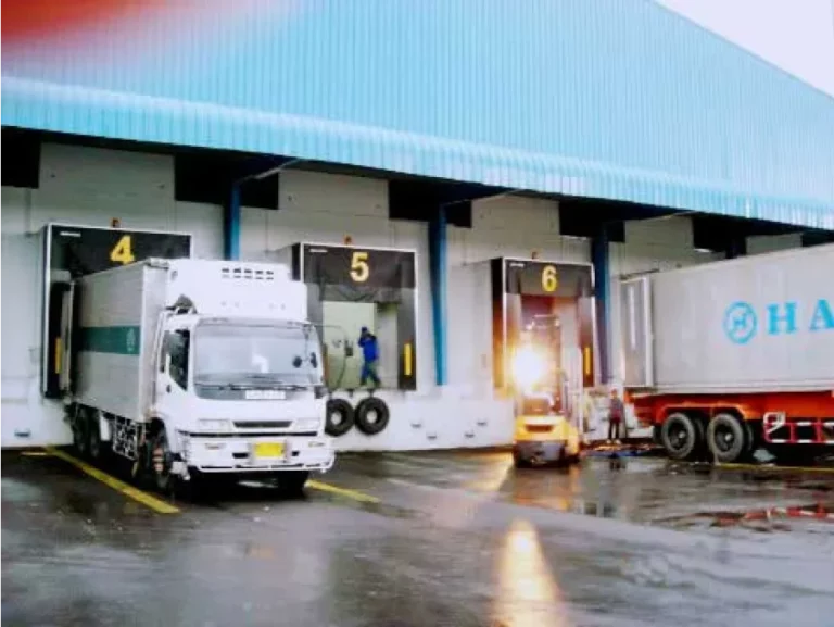 คลังสินค้า และ ศูนย์กระจายสินค้า (Warehouse and Distribution Center)